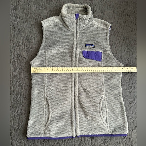 Patagonia women’s gray and purple fleece vest - Picture 9 of 10